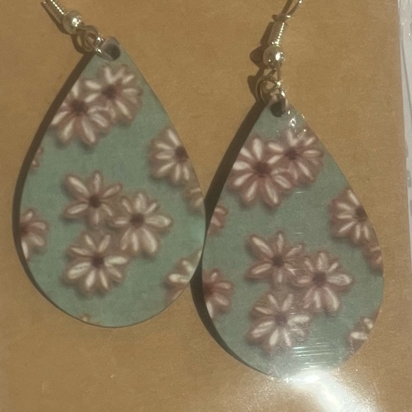Earrings - Picture 1 of 1